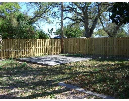 Foto del edificio - 5626 Freedom St