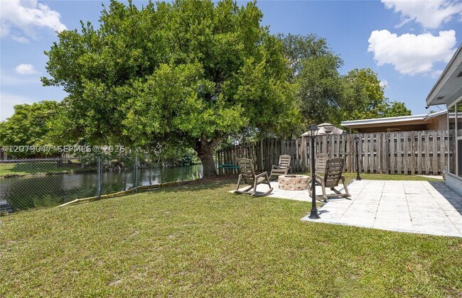Foto del edificio - 8350 NW 27th Pl