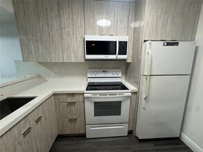 Building Photo - 8002 SW 149th Ave