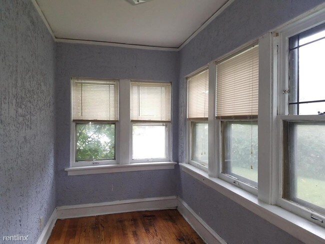 Foto del edificio - 2706 N Frederick Ave
