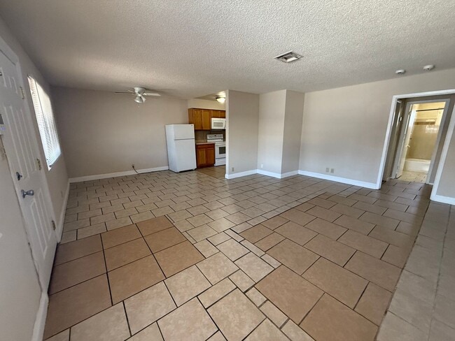Building Photo - Charming One-Bedroom / One-Bath Apartment!