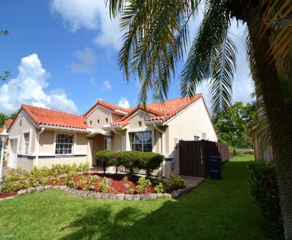 14711 SW 42nd Way, Miami, FL 33185 House Rental in Miami, FL