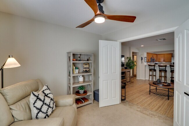 Foto del edificio - 22303 Bishop Dr