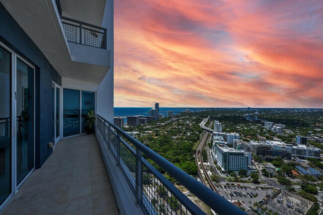 Foto del edificio - 60 SW 13th St