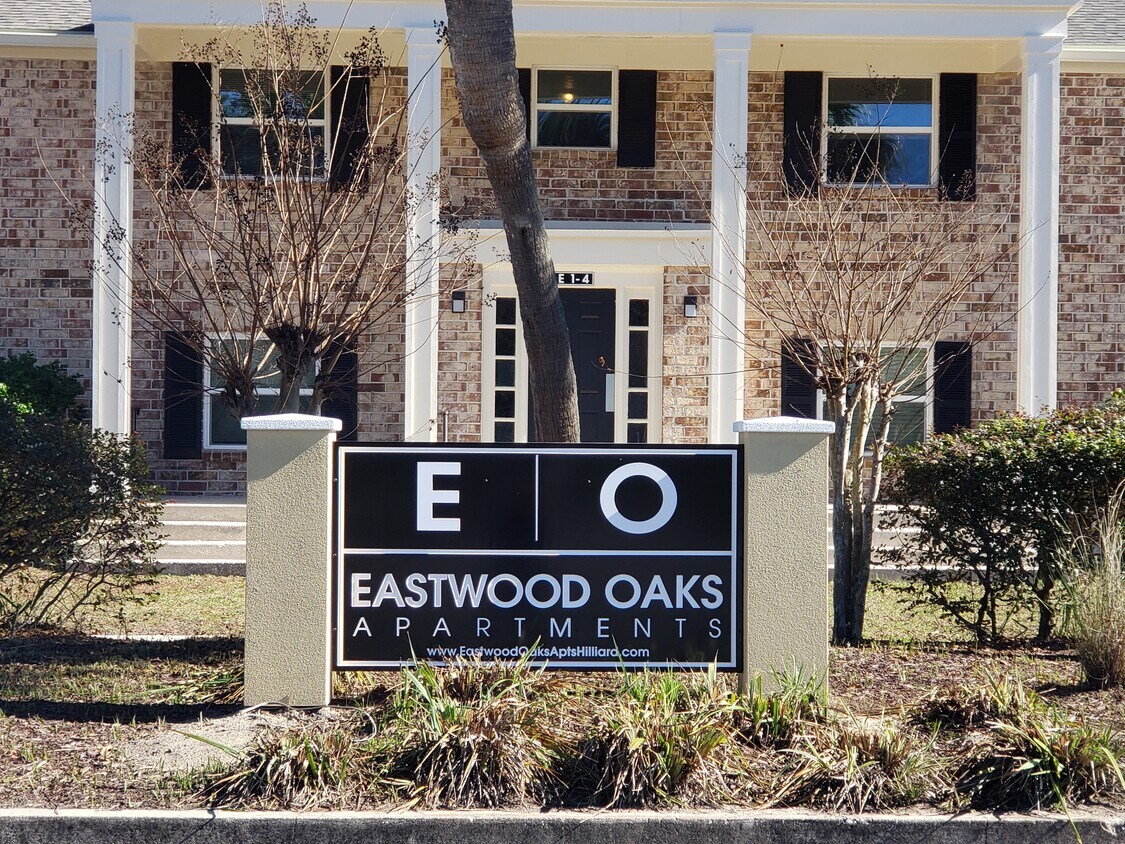 Eastwood Oaks Apartments Apartments in Hilliard, FL