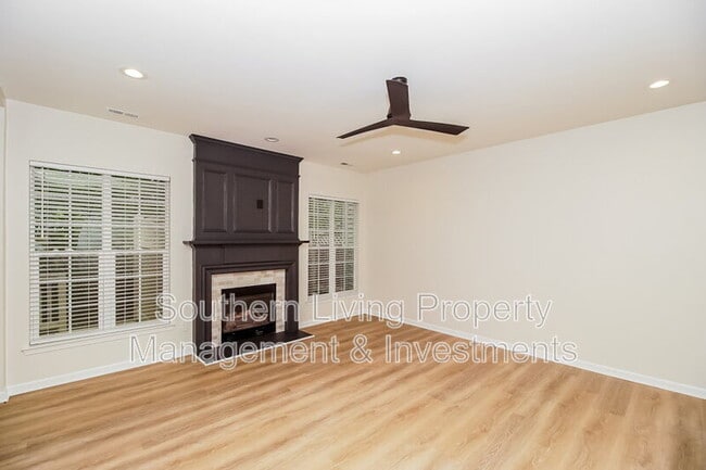 Building Photo - 10310 Blakeney Preserve Dr