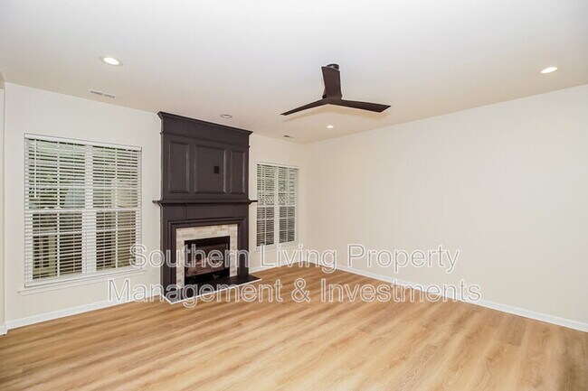 Foto del edificio - 10310 Blakeney Preserve Dr