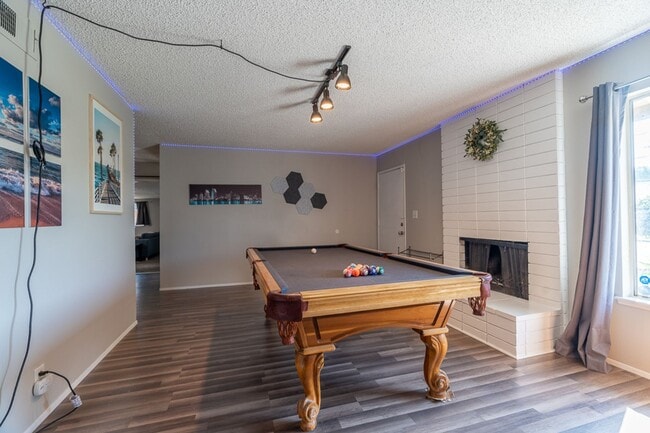 Building Photo - Furnished 4BR Oceanside Retreat w/ Pool Table, Home Gym & Utilities Included