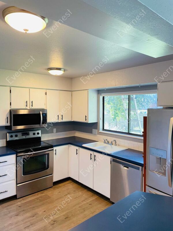 Foto del edificio - 1701 Ridgewood Rd