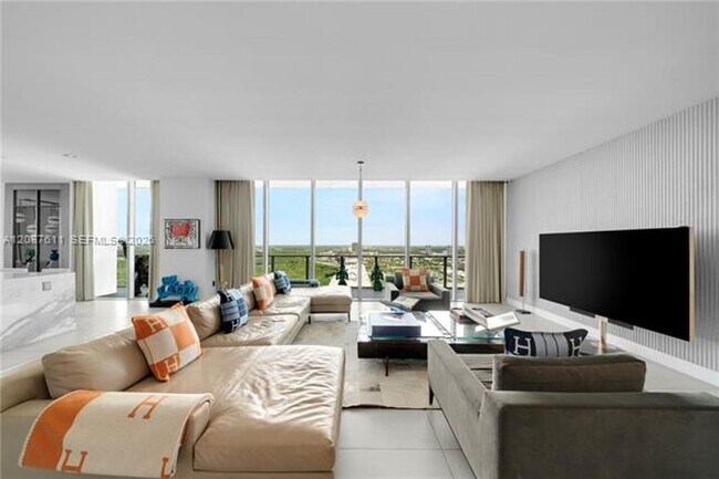 Foto del edificio - 330 Sunny Isles Blvd