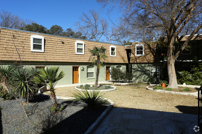 Building Photo - Ivanhoe Apartments