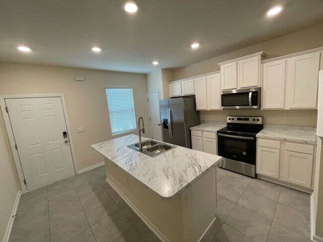 Foto del edificio - 2 Bed- 3 Bath Townhouse Located at Deer Run!  D.R. Horton Townhome Community