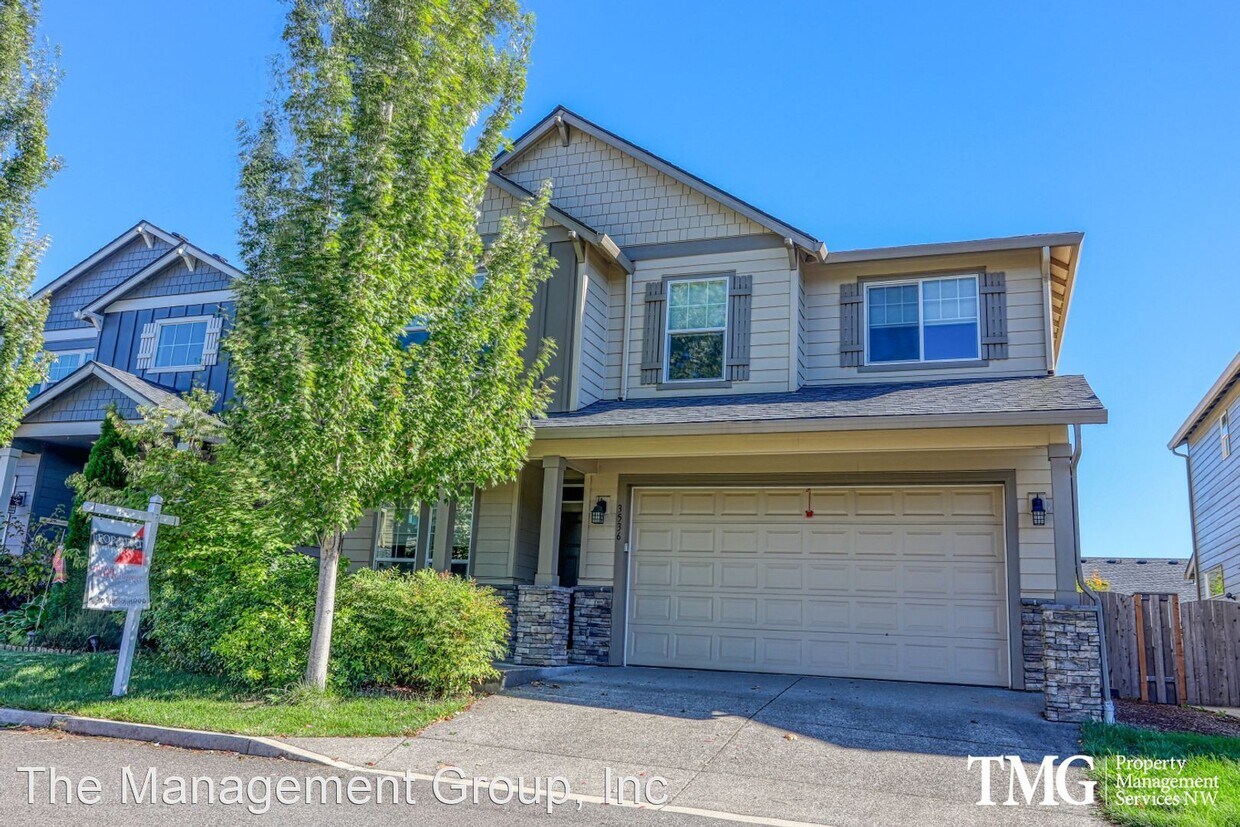 Foto principal - 3 br, 2.5 bath House - 3536 NE Spruce Drive