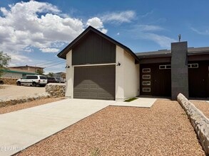 Building Photo - 125 Palma Dr