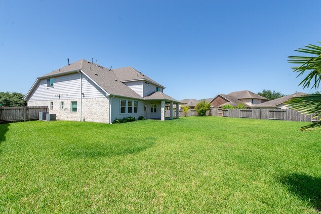 Building Photo - 26302 Fox Ridge Ln