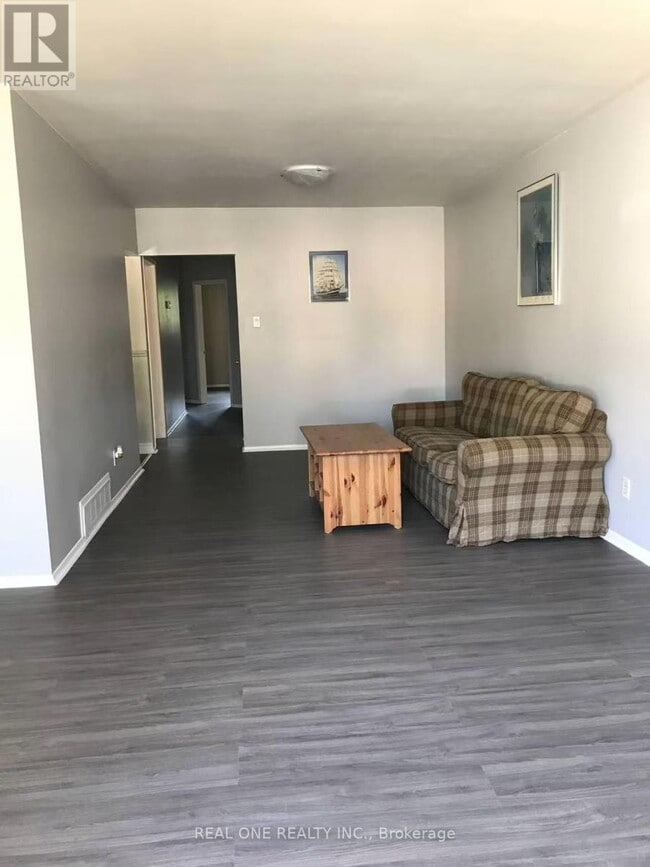 Building Photo - 53 Cairnside Crescent