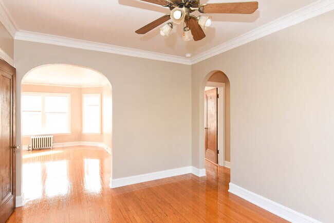 Foto del edificio - 1424 W Thome Ave