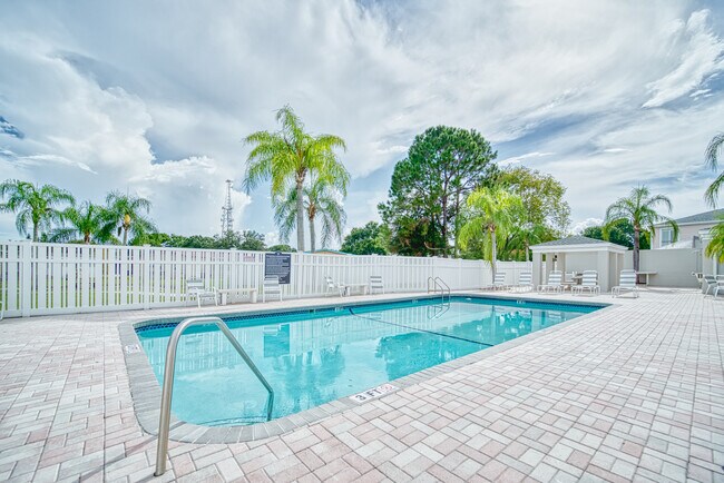 Foto del edificio - 11912 Cypress Hill Cir