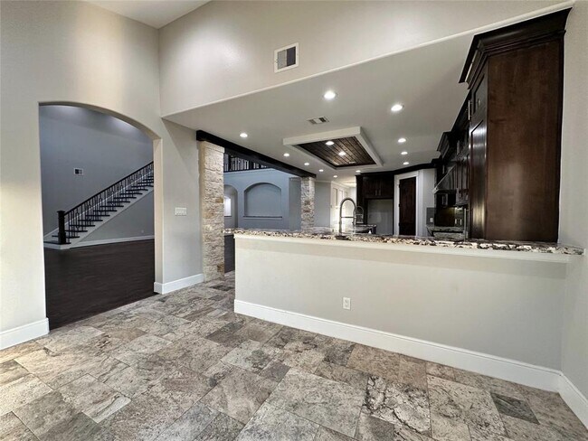 Building Photo - 7737 Brookside Rd