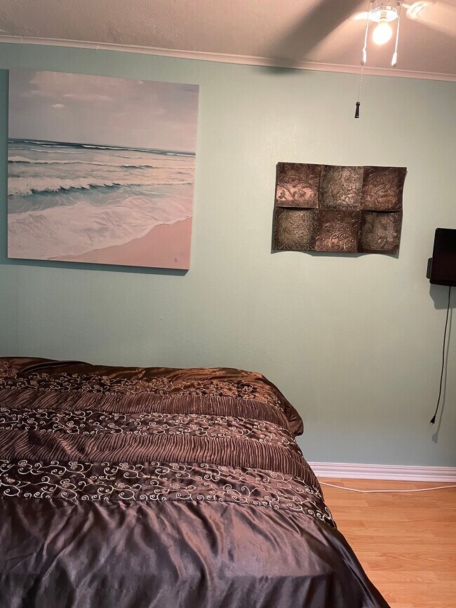 Building Photo - 3938 Surfside Blvd