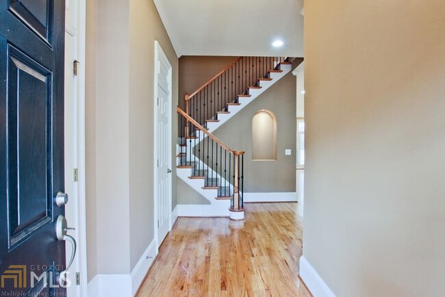 Building Photo - 6245 Spalding Dr