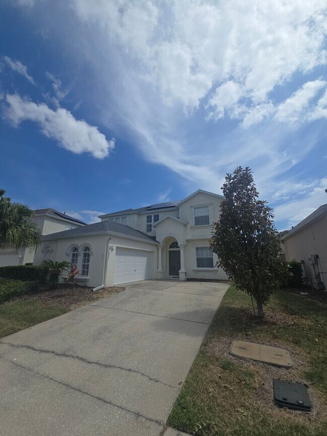 Building Photo - Fully furnished 5 bedroom 4.5 bath home wi...