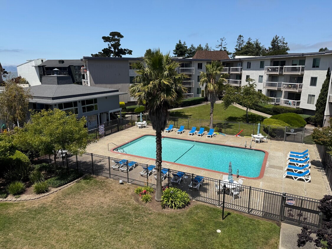 Foto principal - 960 Shorepoint Ct