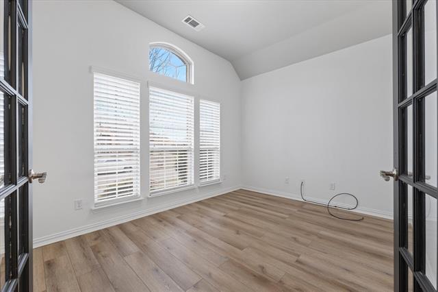 Building Photo - 221 Brighton Dr