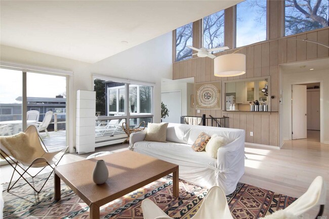 Foto del edificio - 335 Osprey Nest Rd