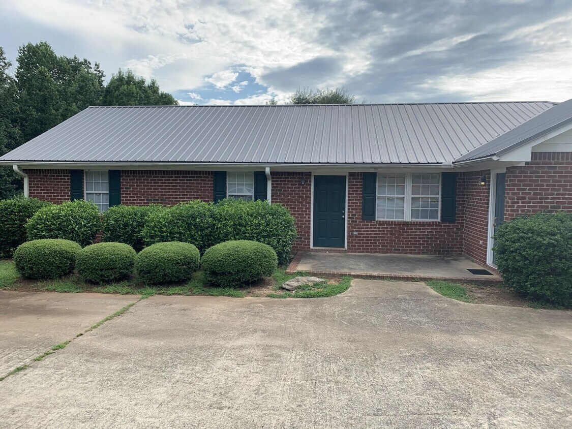 Primary Photo - PRE-LEASING FOR AUGUST 2026!