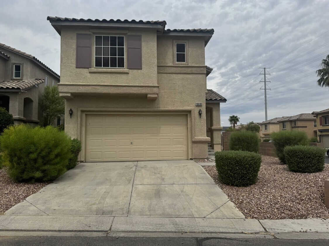 Primary Photo - Must see 4 bedroom 2.5 baths home with NEW...