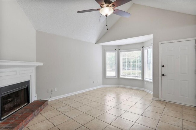 Building Photo - 3756 Old Oak Ct