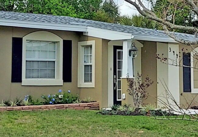 Building Photo - 344 Vesta Cir