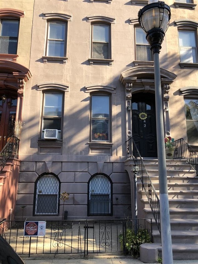 542 Bramhall Ave, Jersey City, NJ 07304 House Rental in Jersey City