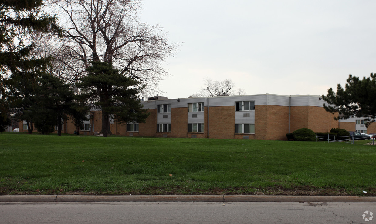 Pinewood Place - Apartments in Toledo, OH | Apartments.com