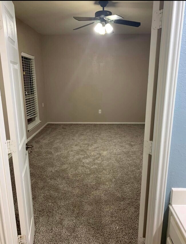 Building Photo - 6918 Heathers Way