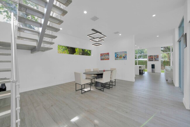 Foto del edificio - 5720 Coral Way