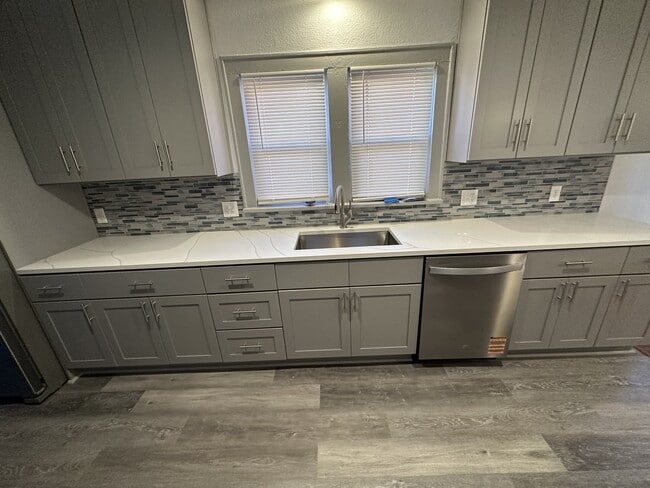 Building Photo - 5414 Brooklyn Ave