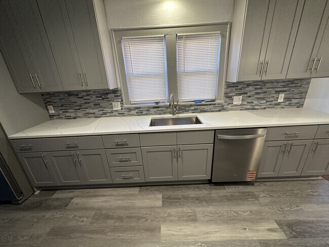 Foto del edificio - 5414 Brooklyn Ave