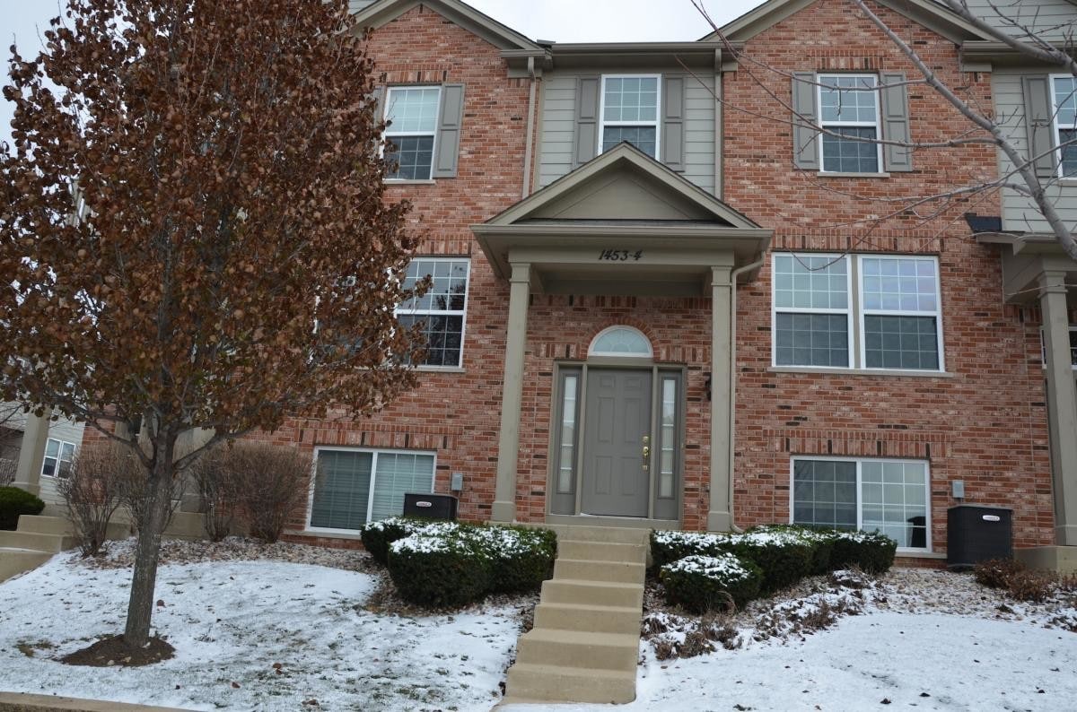 1453 Blackhawk Cir, Wood Dale, IL 60191 Condo for Rent in Wood Dale