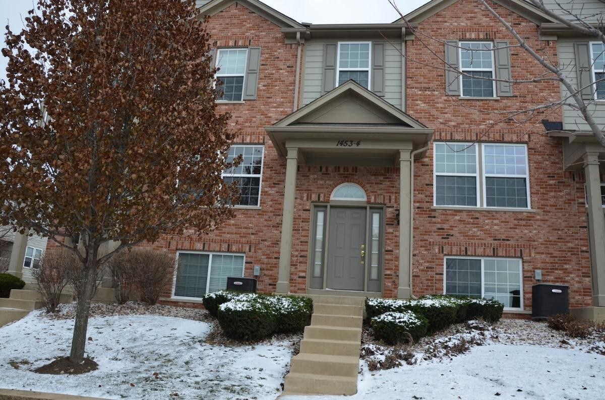 1453 Blackhawk Cir, Wood Dale, IL 60191 Condo for Rent in Wood Dale