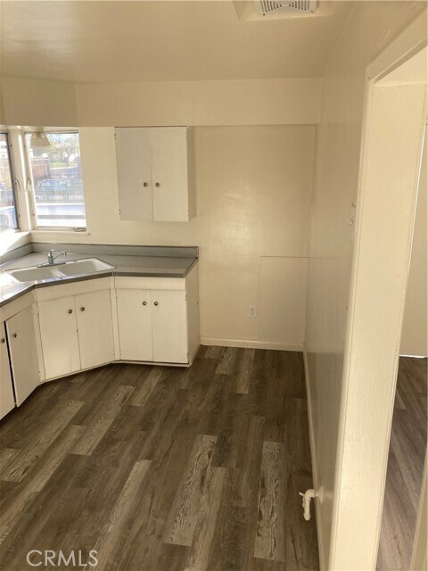 Foto del edificio - 980 C