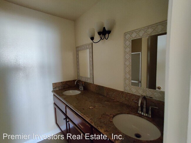 Foto del edificio - 3 br, 2.5 bath House - 1226 S Cypress Ave #A