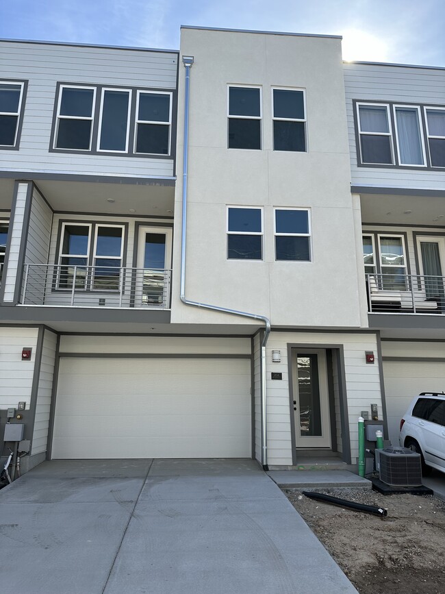 Exterior - Farmington North Townhomes