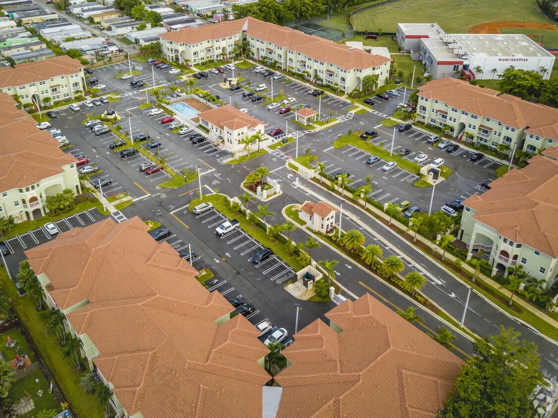 Century Park West Apartments in Miami, FL