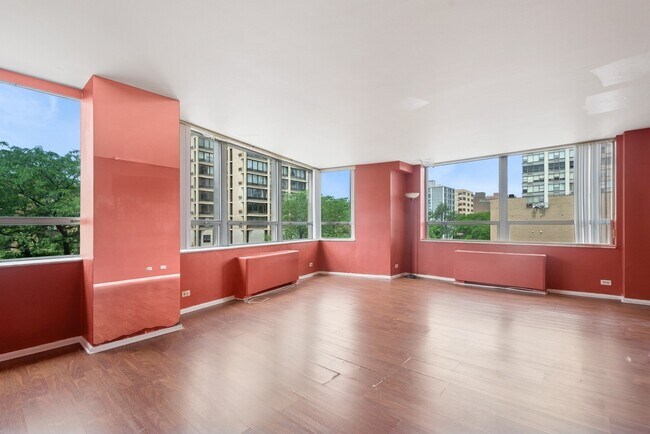 Foto del edificio - 5701 N Sheridan Rd