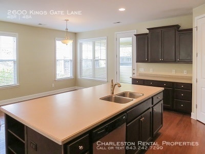 Building Photo - 2600 Kings Gate Ln