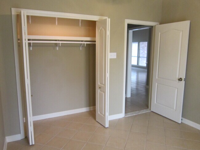 Building Photo - 10321 S Braxton Dr