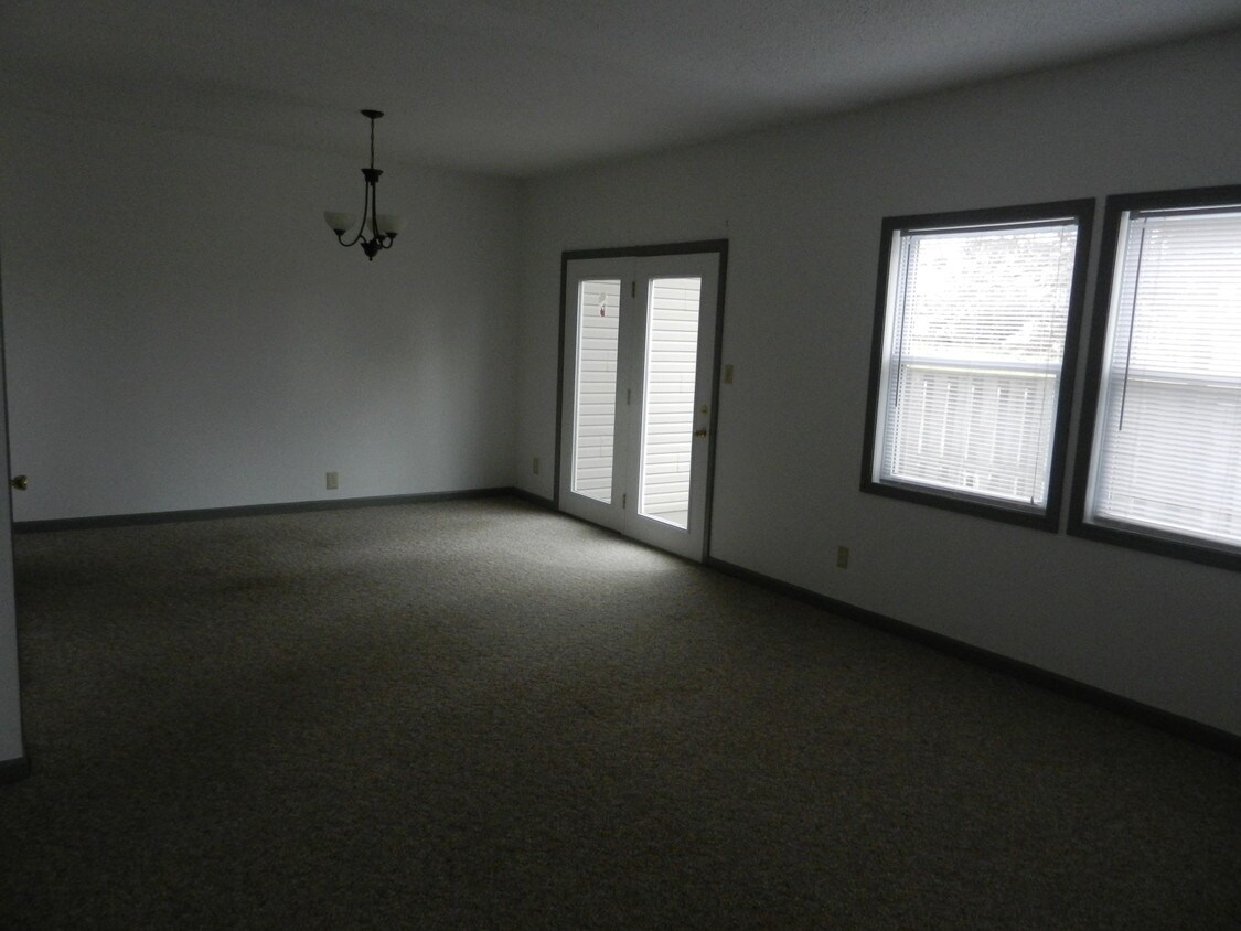 340 Country Club Ln, Madisonville, KY 42431 Apartments in Madisonville, KY