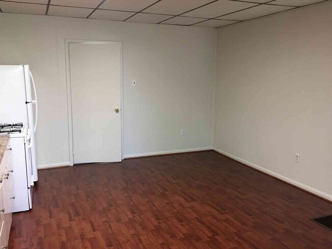 Foto del edificio - 9 Laird Ave